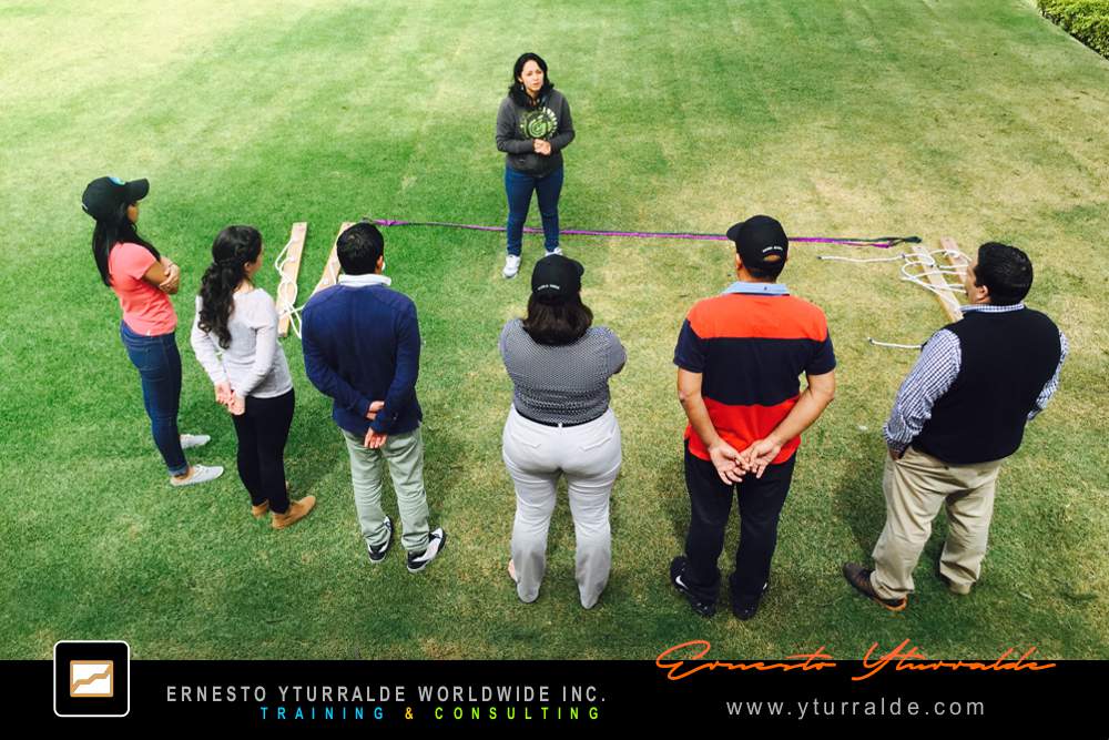 Programa de Team Building en Colombia para consolidar relaciones de equipo